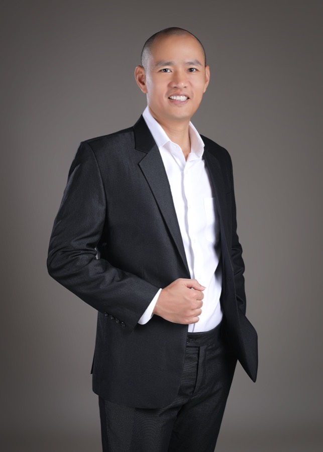 Eroca Thanh — người dẫn lớp BÍ MẬT CÔNG TY AI